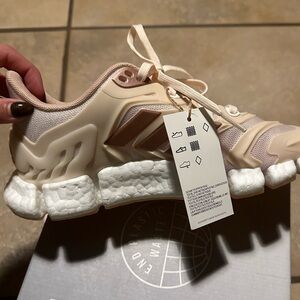 NWT Women’s Climacool Vento W